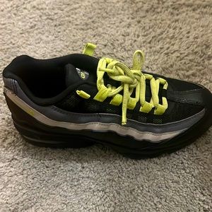 Black and like green Air max 95